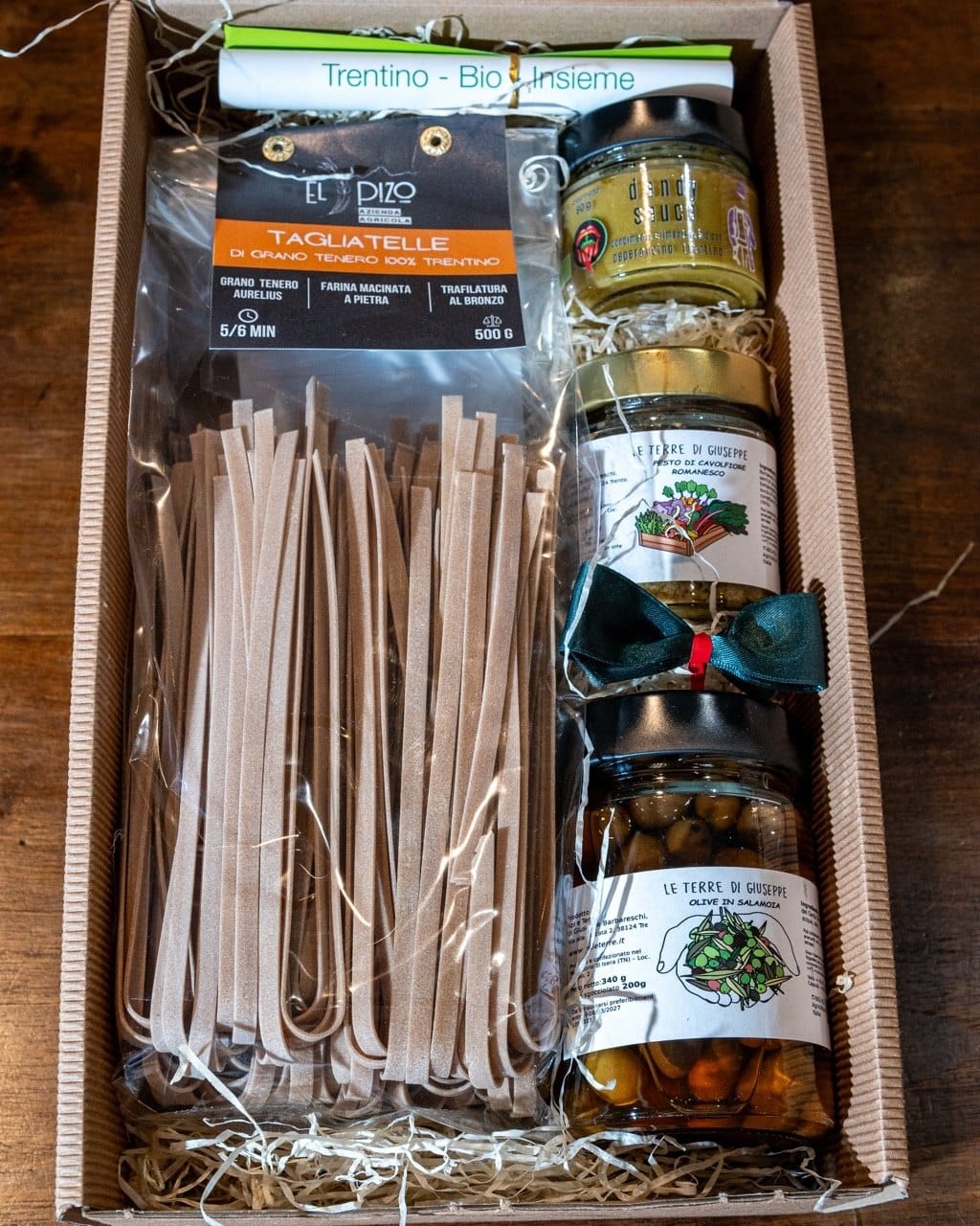 Cesto di Natale con pasta artigianale trentina e sughi biologici